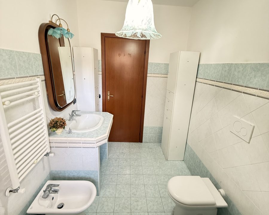 Trilocale in vendita in via Orazio Console, 9 Spinaceto Roma bagno (6)