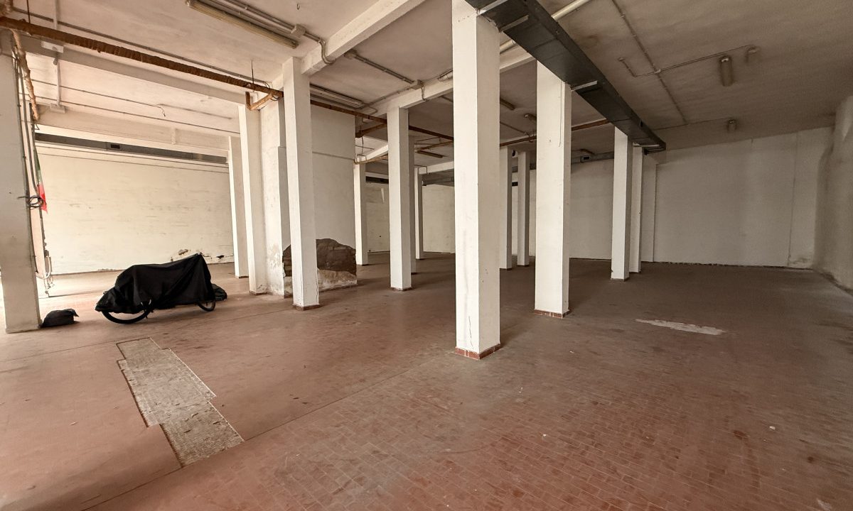 AFFITTO LOCALE COMMERCIALE – VIA DEI LAMPUGNANI 30, ROMA