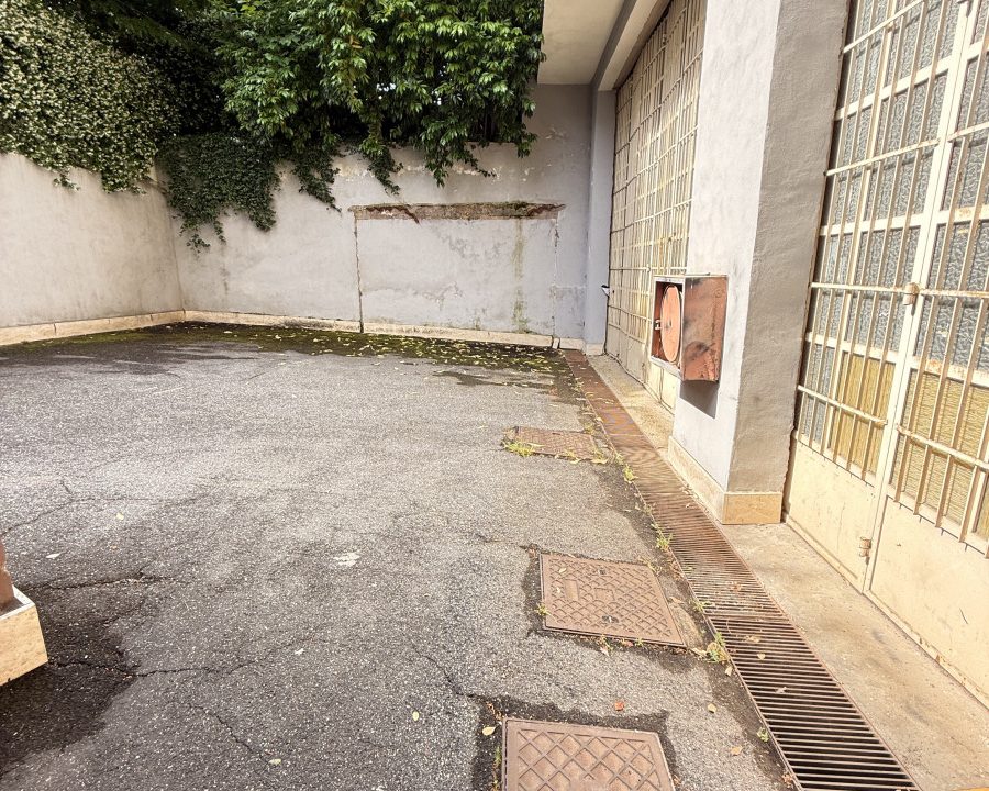 AFFITTO LOCALE COMMERCIALE – VIA DEI LAMPUGNANI 30, ROMA