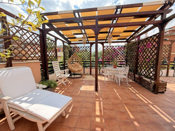 Attico Panoramico con Terrazzo di 120 mq – Via degli Obizzi, Bravetta - Roma