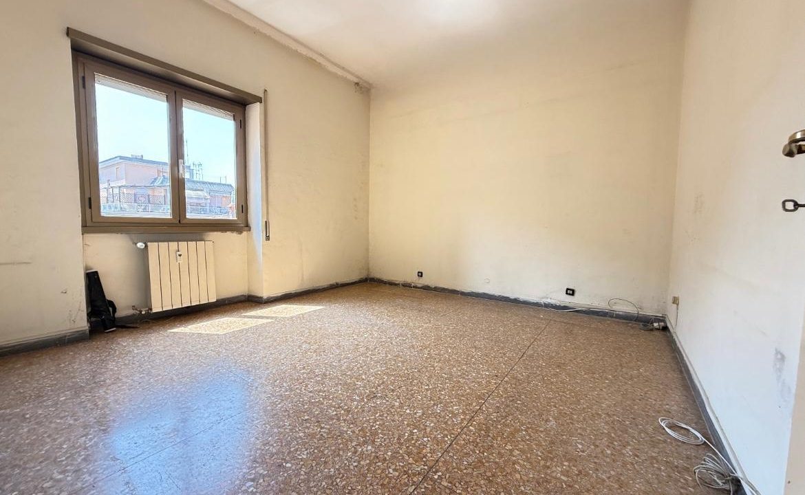 LUMINOSO TRILOCALE CON BALCONE – BRAVETTA, ROMA