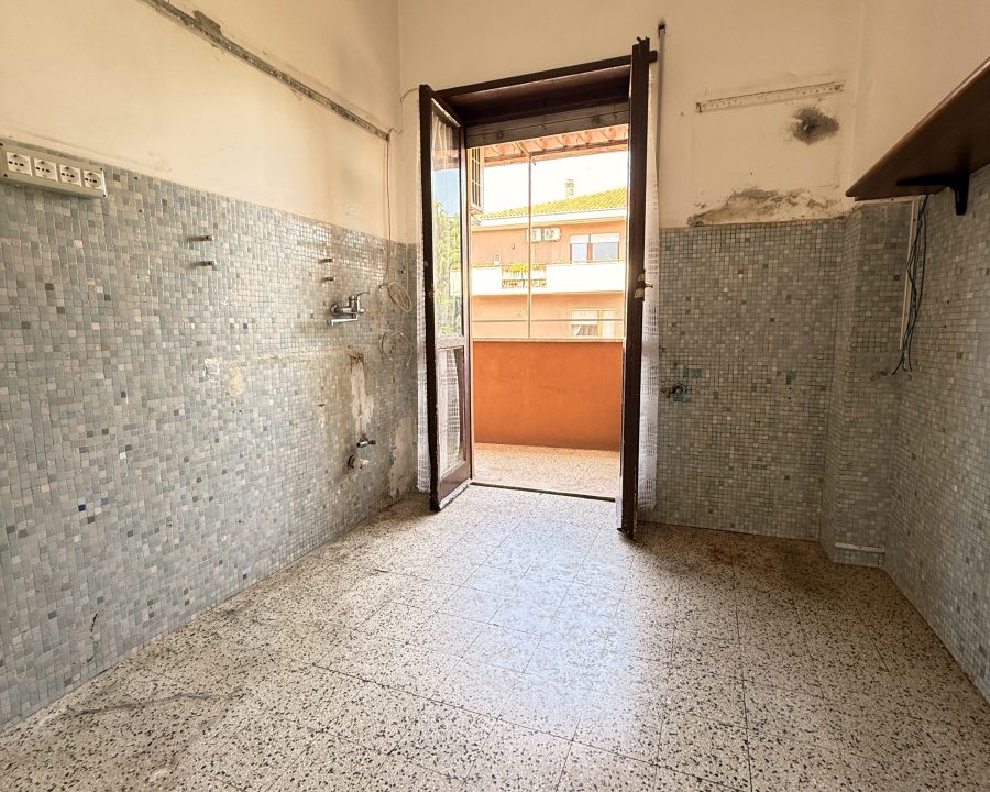 LUMINOSO TRILOCALE CON BALCONE – BRAVETTA, ROMA