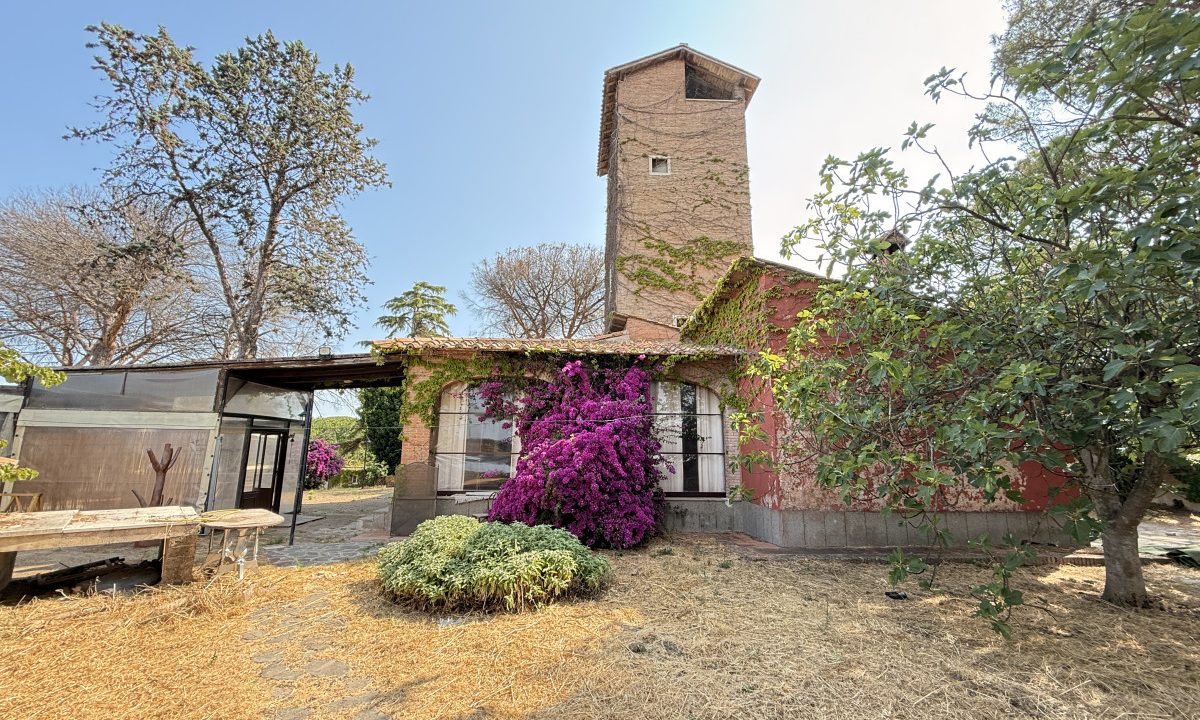 Casale con parco privato nella Residenza Aurelia – Castel di Guido (Roma)