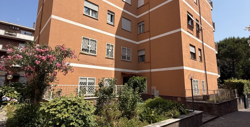 LUMINOSO TRILOCALE CON BALCONE – BRAVETTA, ROMA
