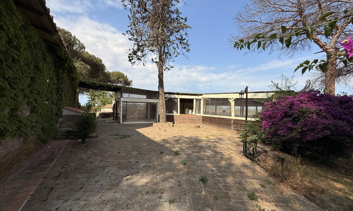 Casale con parco privato nella Residenza Aurelia – Castel di Guido (Roma)