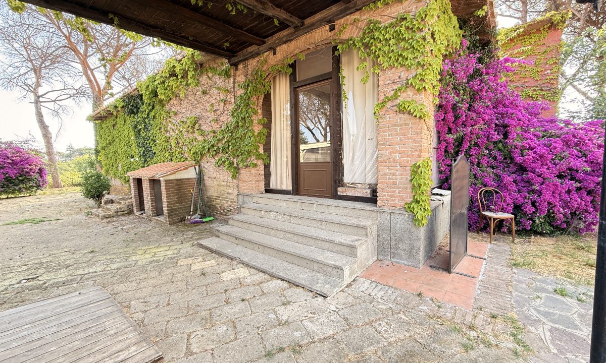 Casale con parco privato nella Residenza Aurelia – Castel di Guido (Roma)