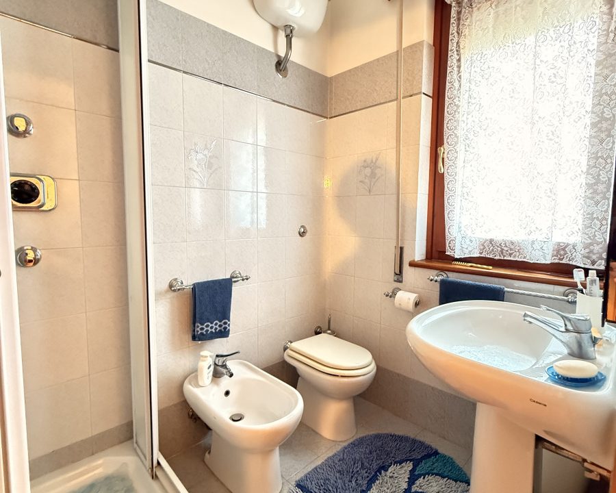Villa Bifamiliare con Giardino e Box Auto - Bravetta | Roma