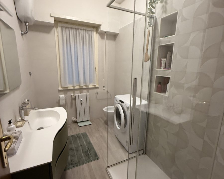 Bravetta – Via Silvestri | Ampio bilocale con balcone vivibile – Uso transitorio o foresteria