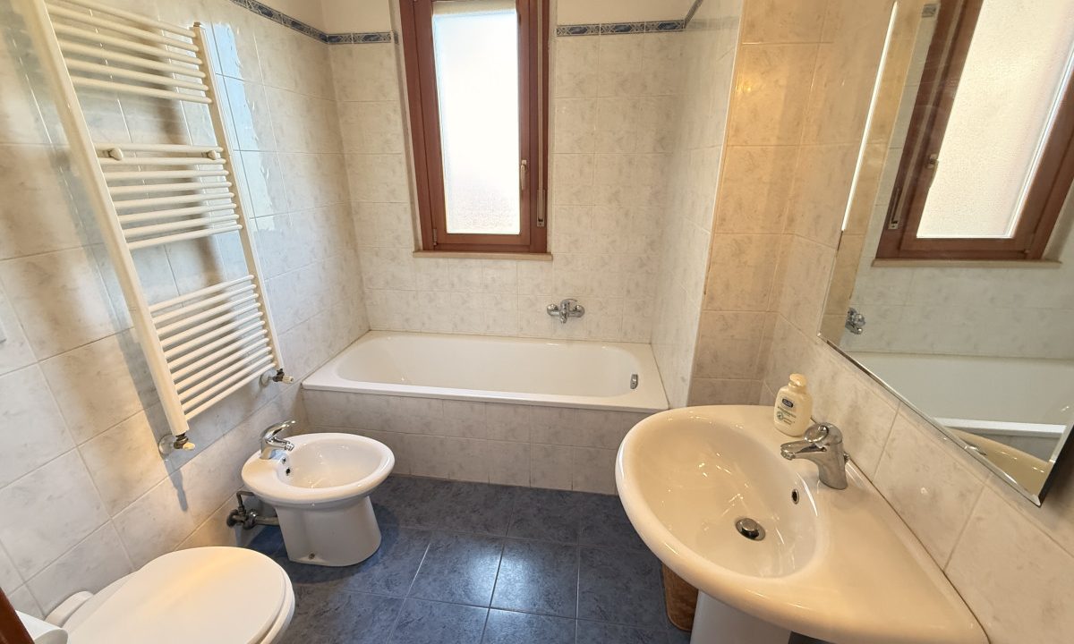 Ponte Galeria – Via di Monte Stallonara | Trilocale con box, posto auto e cantina | Classe B |
