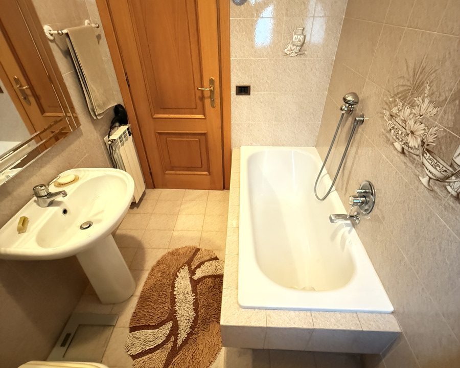 Villa Bifamiliare con Giardino e Box Auto - Bravetta | Roma