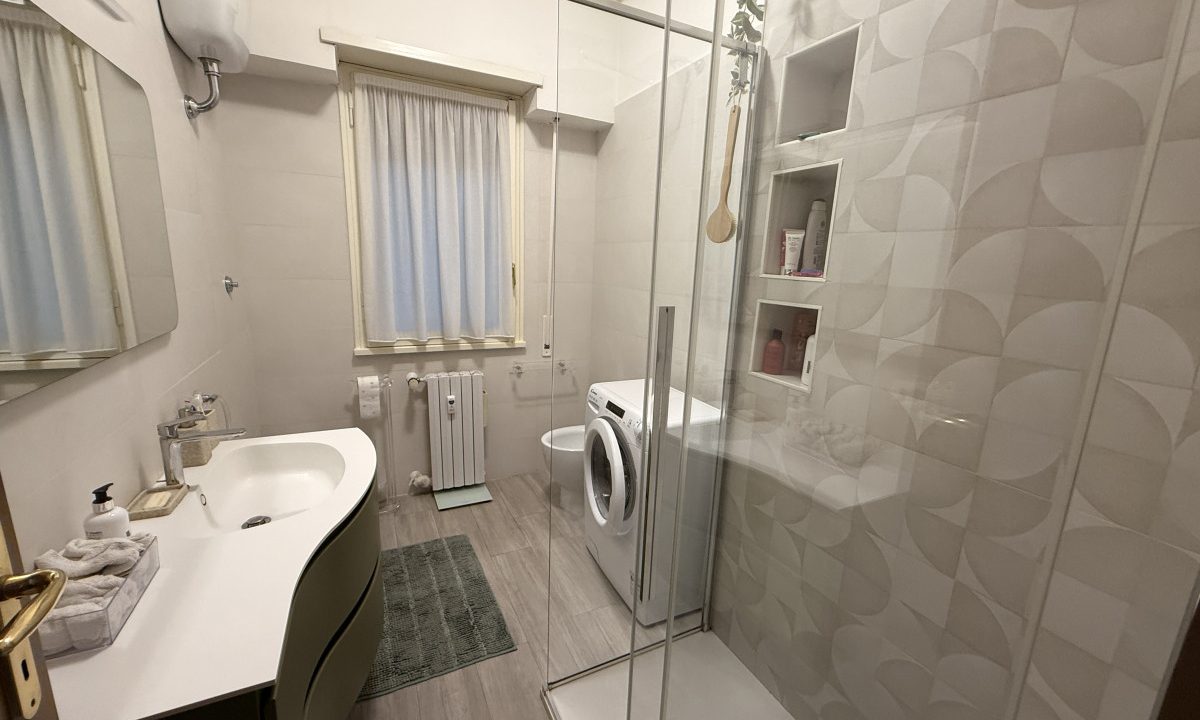 Bravetta – Via Silvestri | Ampio bilocale con balcone vivibile – Uso transitorio o foresteria