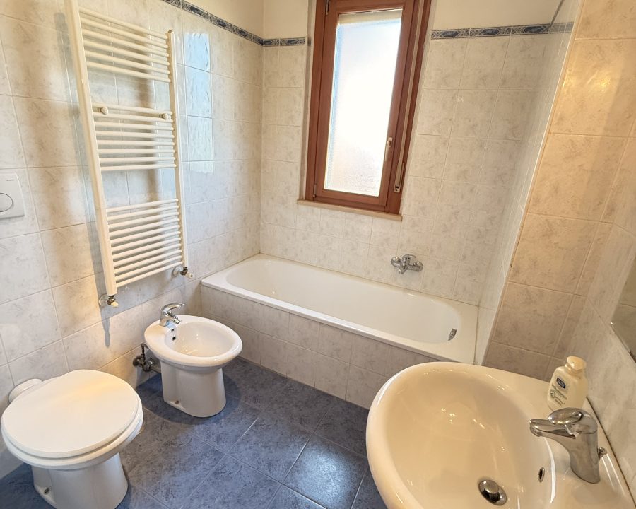 Ponte Galeria – Via di Monte Stallonara | Trilocale con box, posto auto e cantina | Classe B |