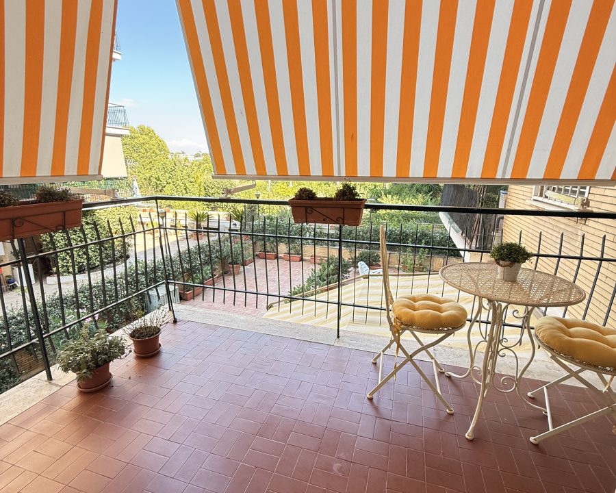 Bravetta – Via Silvestri | Ampio bilocale con balcone vivibile – Uso transitorio o foresteria