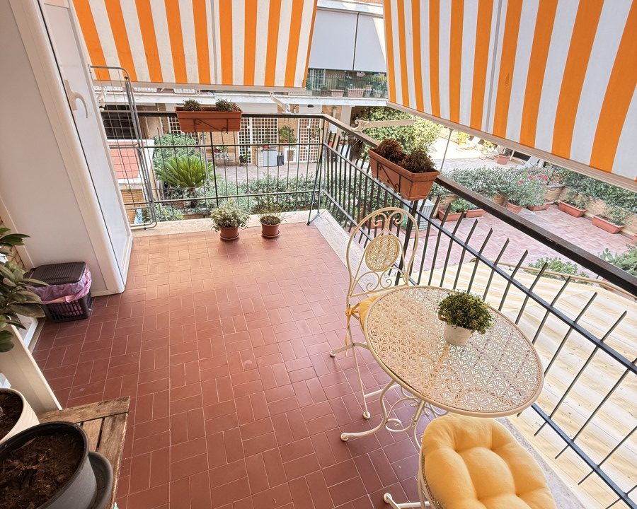 Bravetta – Via Silvestri | Ampio bilocale con balcone vivibile – Uso transitorio o foresteria