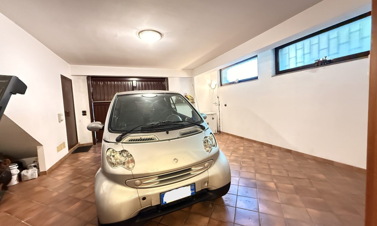 Villa Bifamiliare con Giardino e Box Auto - Bravetta | Roma