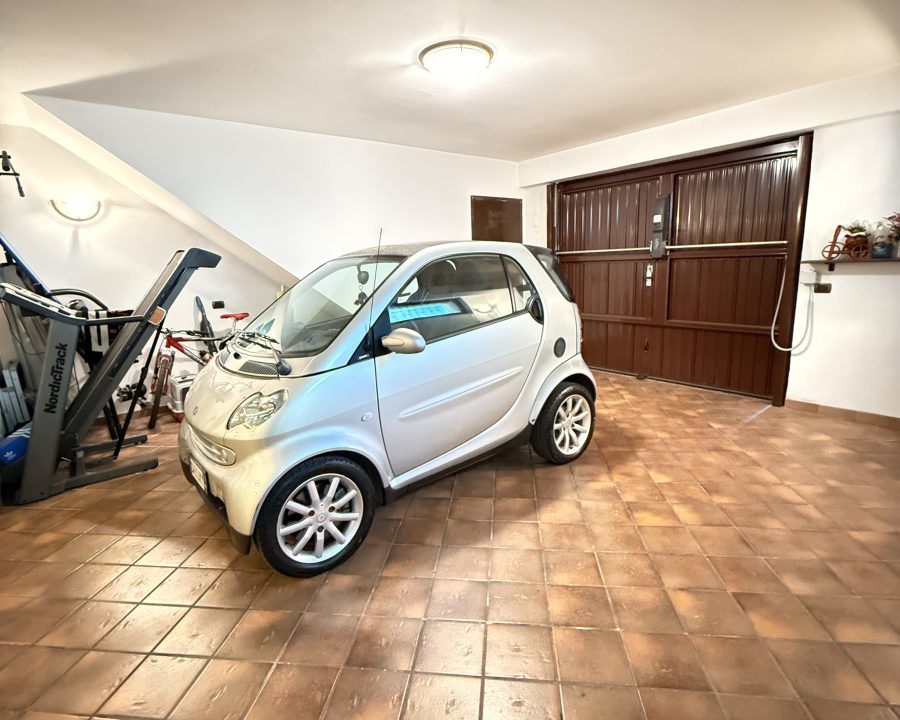 Villa Bifamiliare con Giardino e Box Auto - Bravetta | Roma