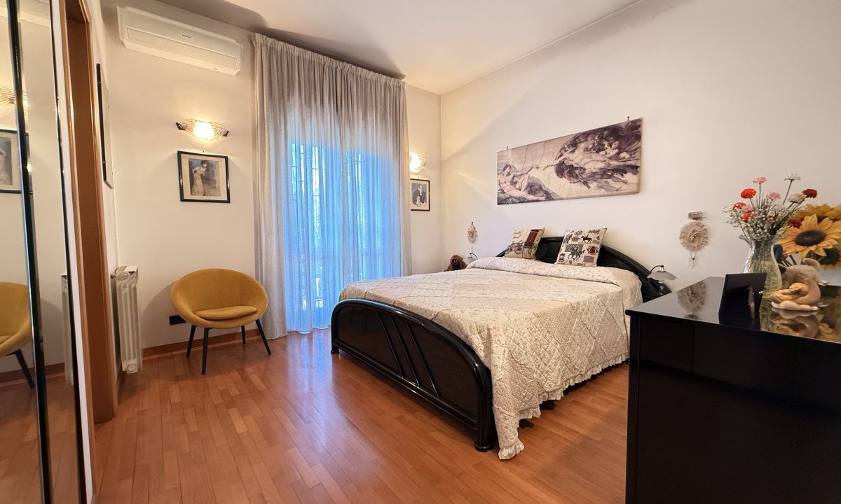 Villa Bifamiliare con Giardino e Box Auto - Bravetta | Roma