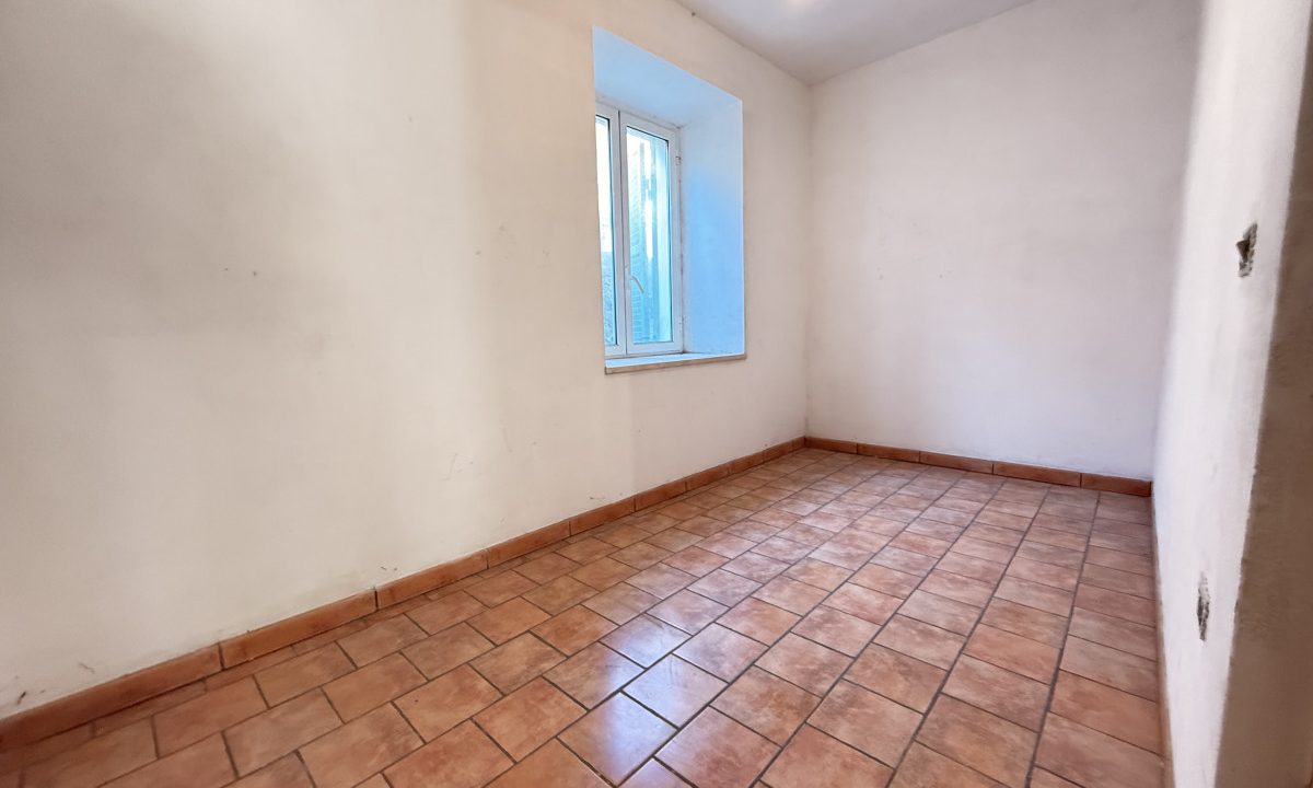 Villino cielo-terra con giardino e lastrico solare – Casetta Mattei