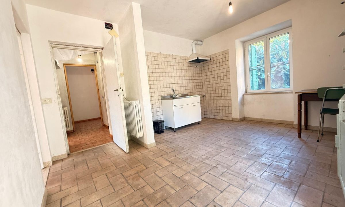 Villino cielo-terra con giardino e lastrico solare – Casetta Mattei