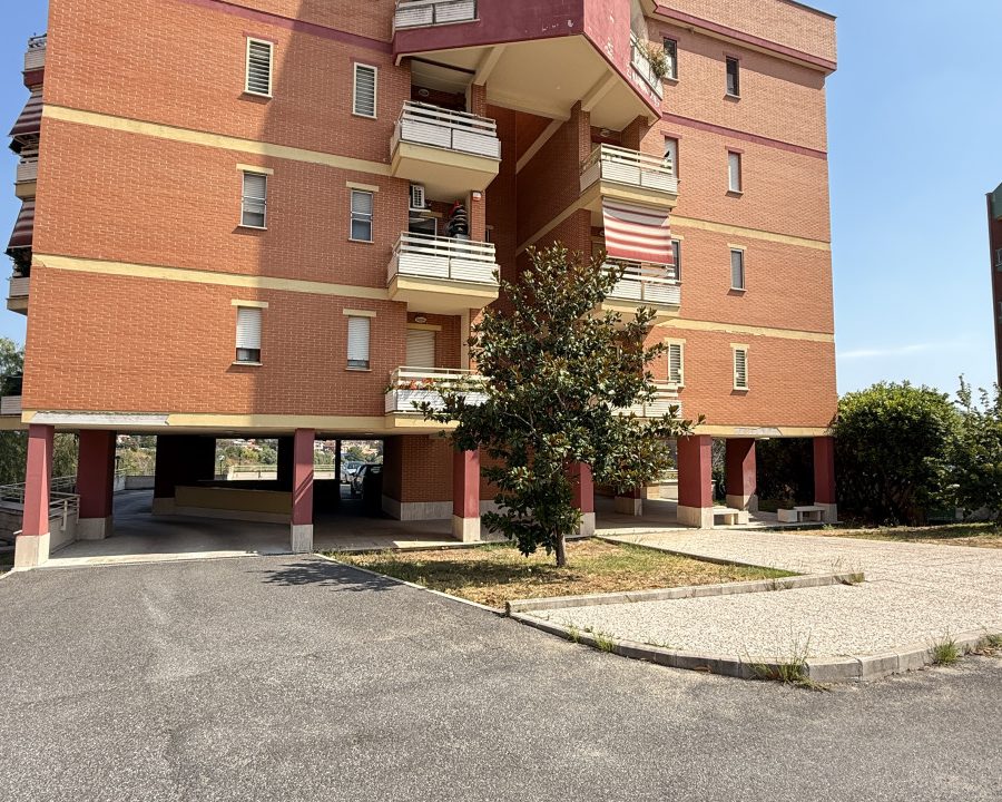 Ponte Galeria – Via di Monte Stallonara | Trilocale con box, posto auto e cantina | Classe B |