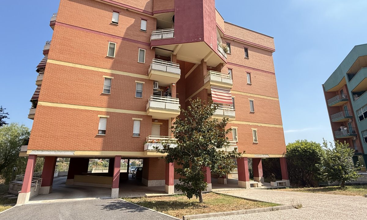 Ponte Galeria – Via di Monte Stallonara | Trilocale con box, posto auto e cantina | Classe B |