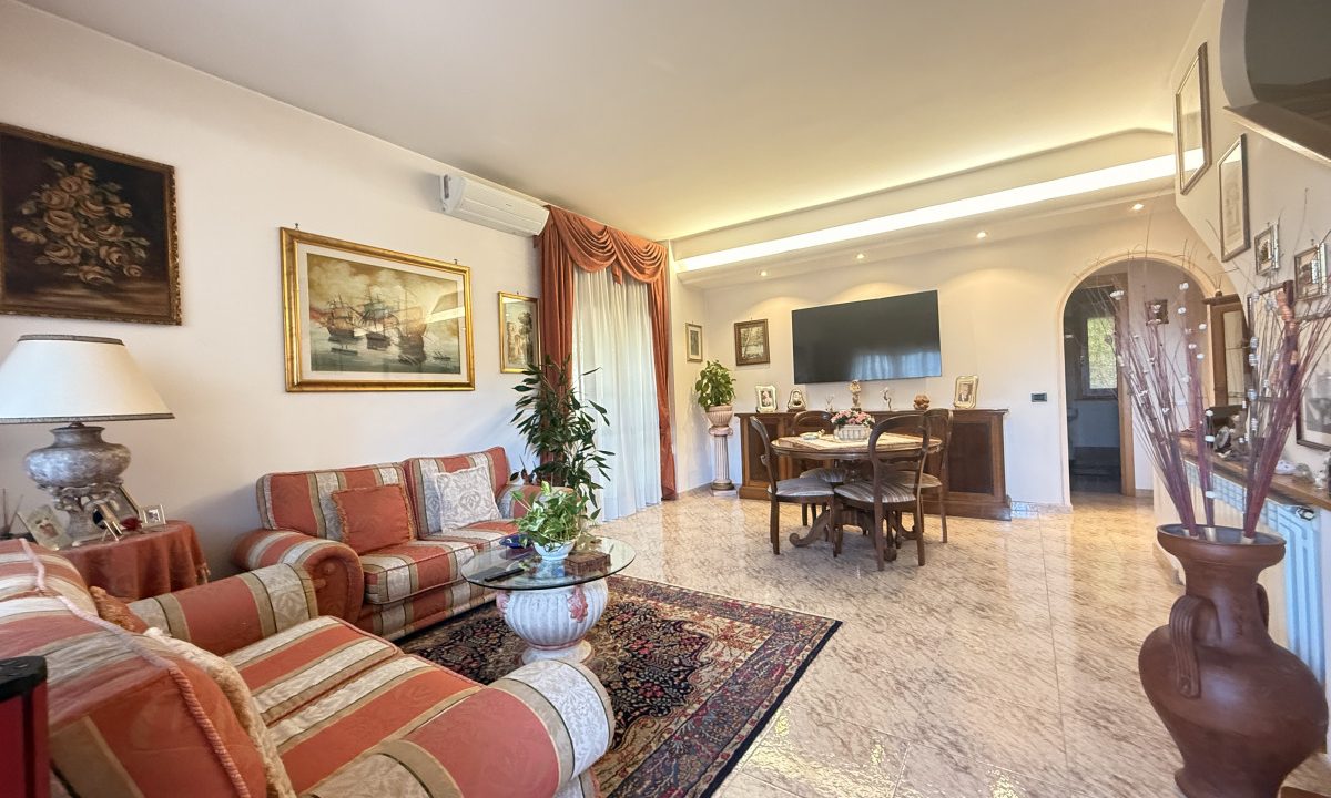 Villa Bifamiliare con Giardino e Box Auto - Bravetta | Roma