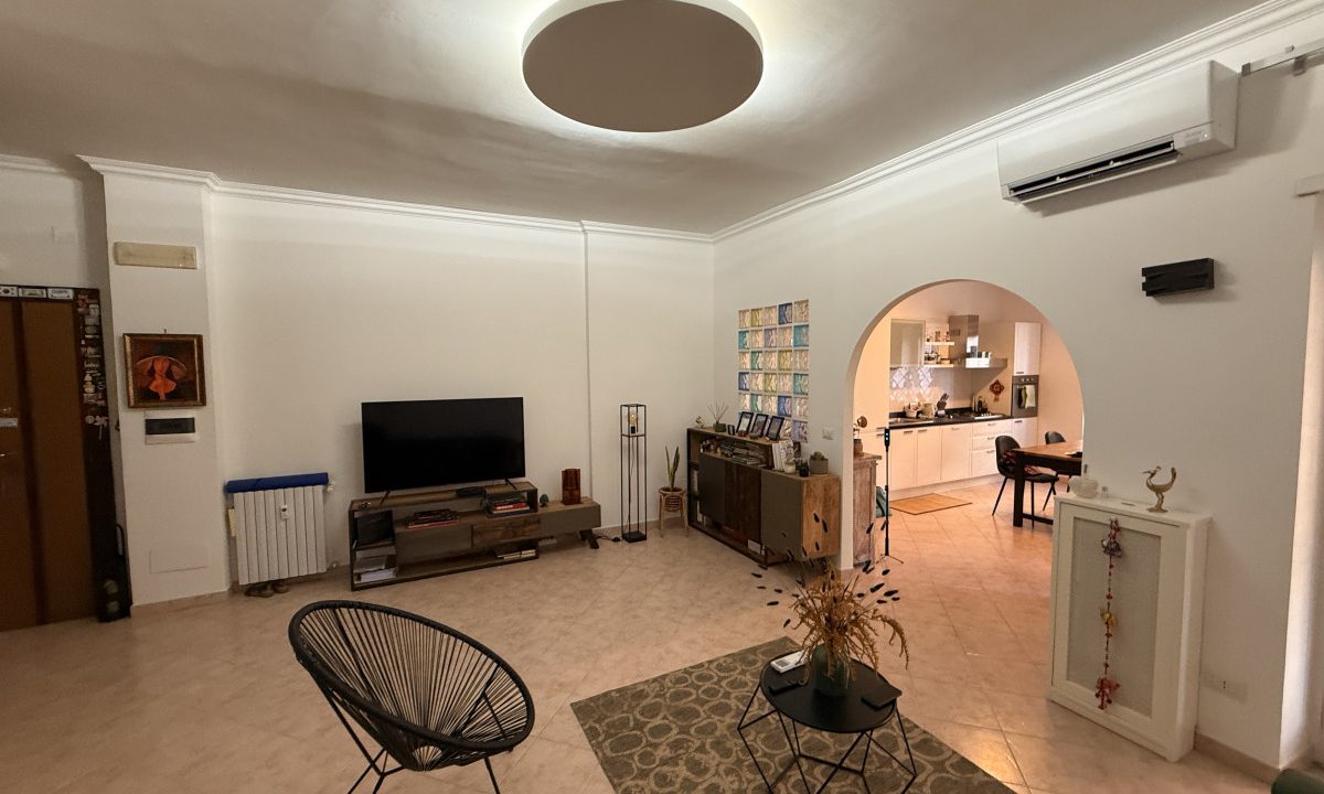 Bravetta – Via Silvestri | Ampio bilocale con balcone vivibile – Uso transitorio o foresteria