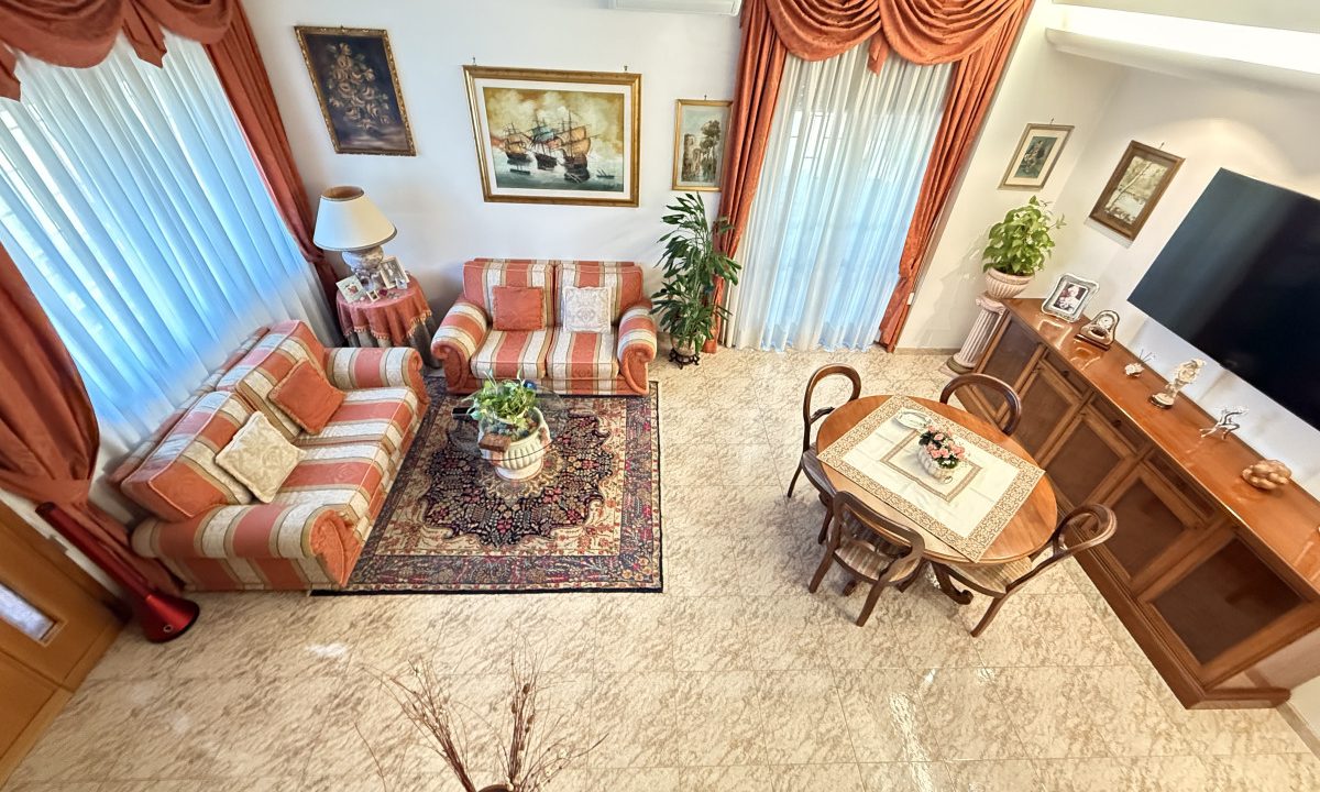 Villa Bifamiliare con Giardino e Box Auto - Bravetta | Roma