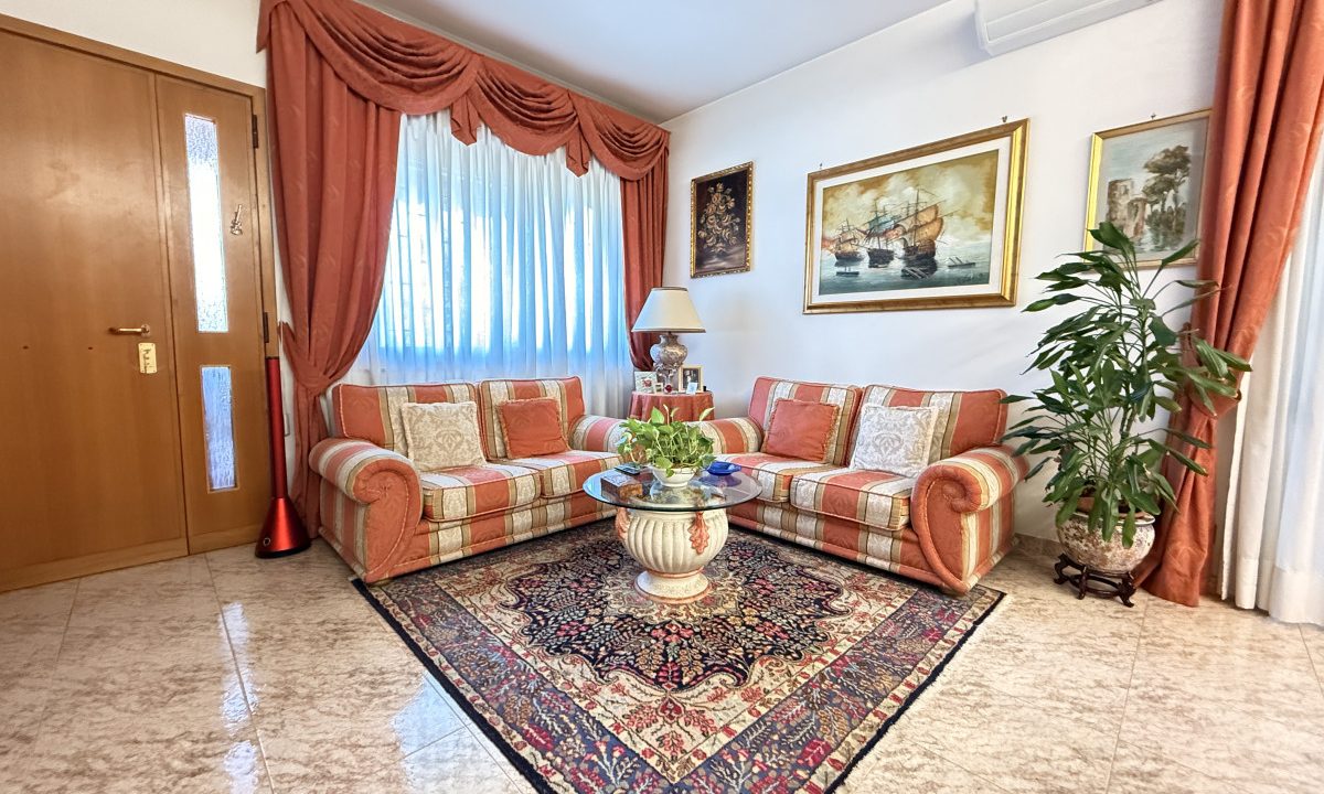 Villa Bifamiliare con Giardino e Box Auto - Bravetta | Roma