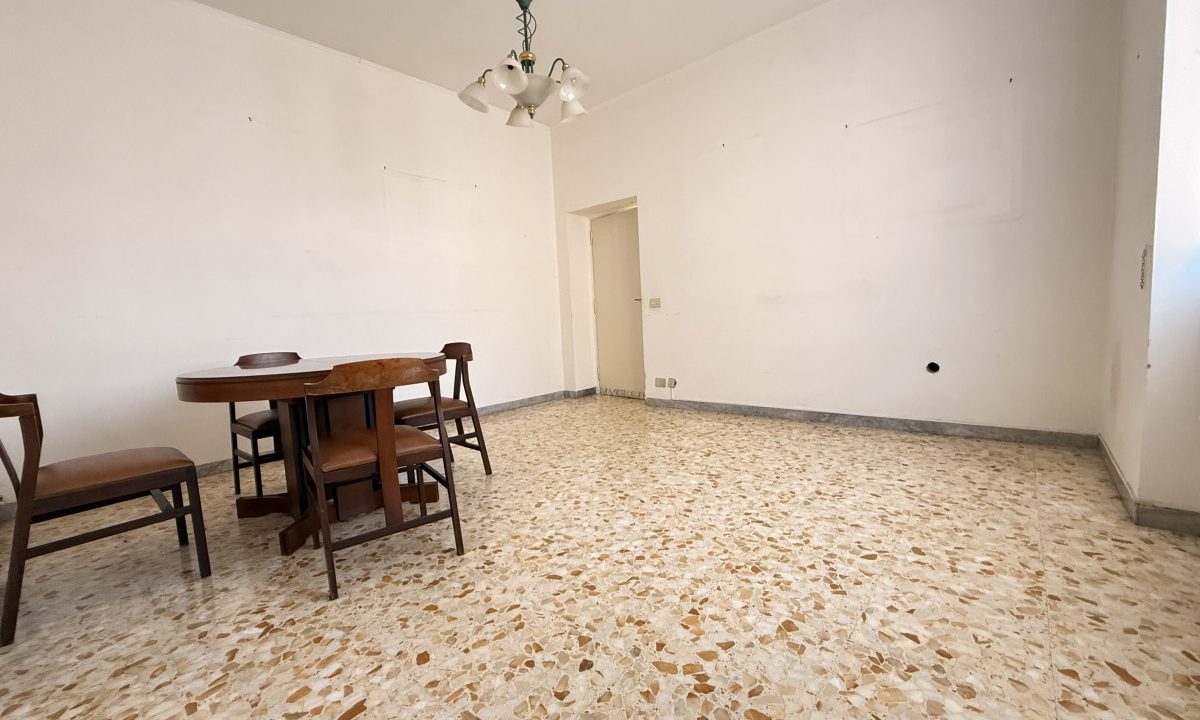 Villino cielo-terra con giardino e lastrico solare – Casetta Mattei