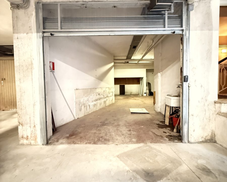 LOCALE DI 100 MQ C/6 - AUTORIMESSA