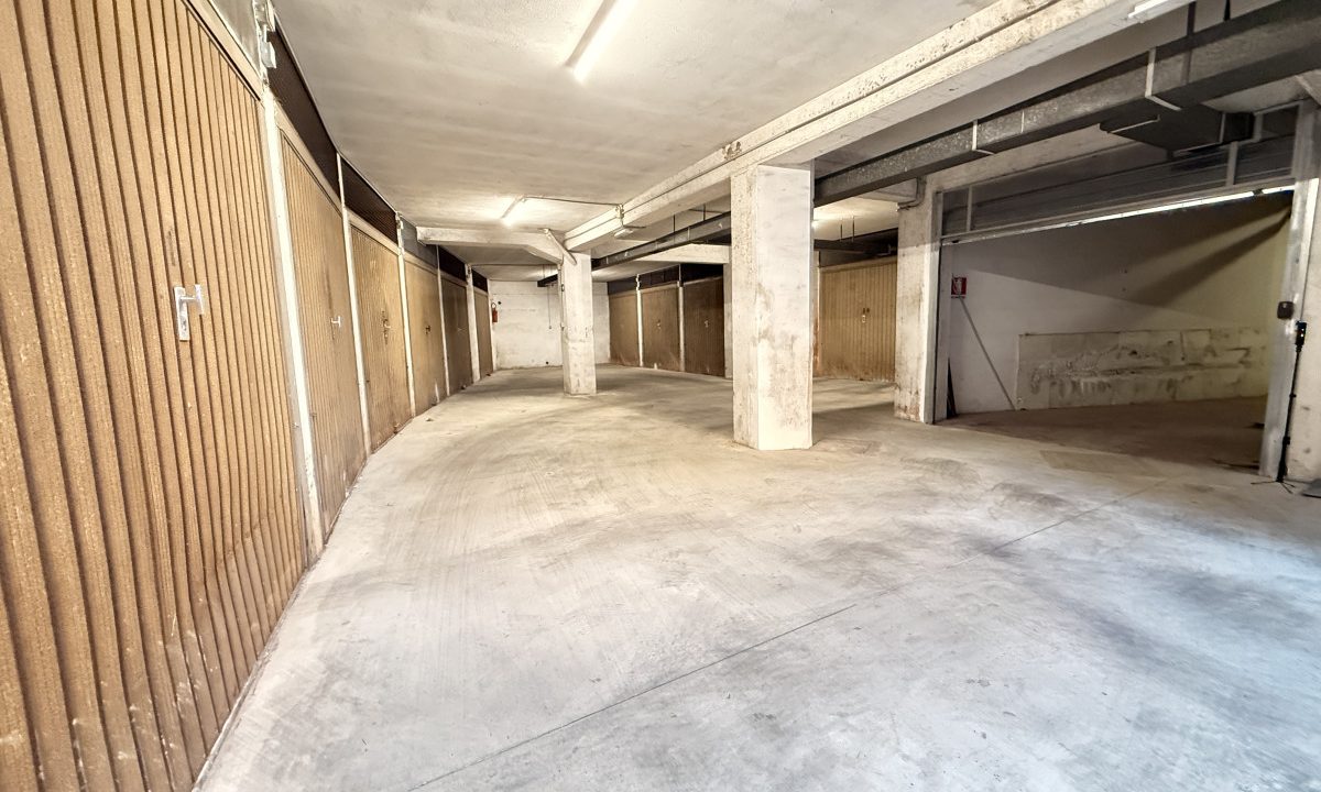 LOCALE DI 100 MQ C/6 - AUTORIMESSA