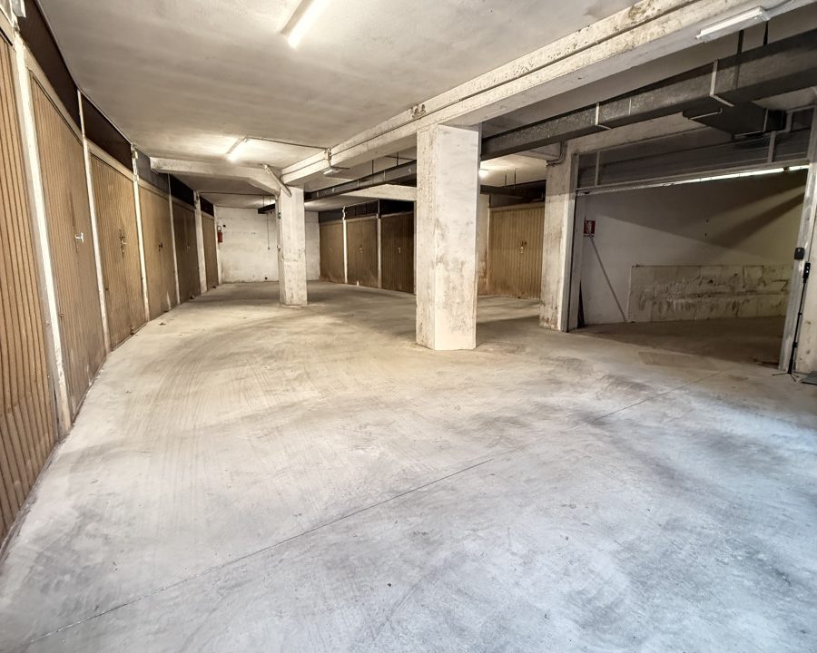 LOCALE DI 100 MQ C/6 - AUTORIMESSA