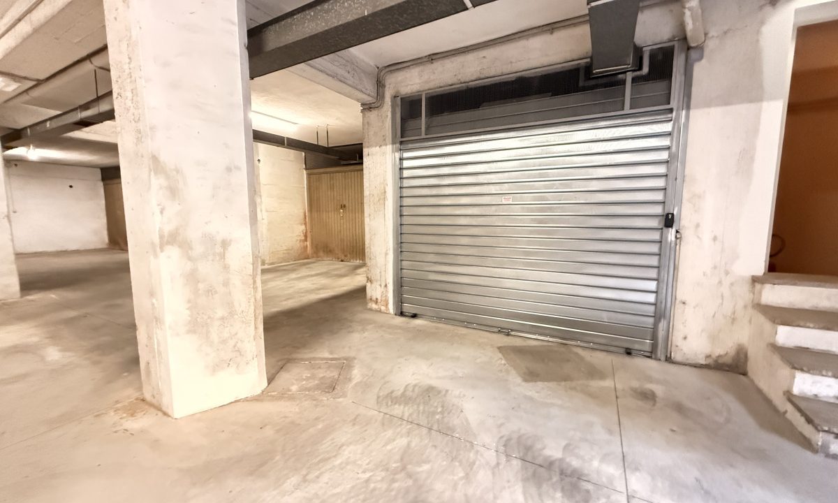 LOCALE DI 100 MQ C/6 - AUTORIMESSA