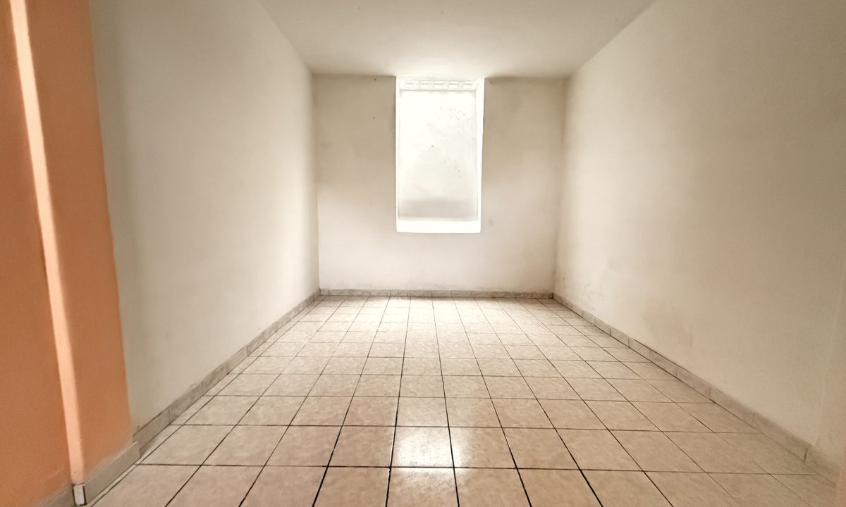 LOCALE IN AFFITTO IN VIA SAN PANTALEO CAMPANO