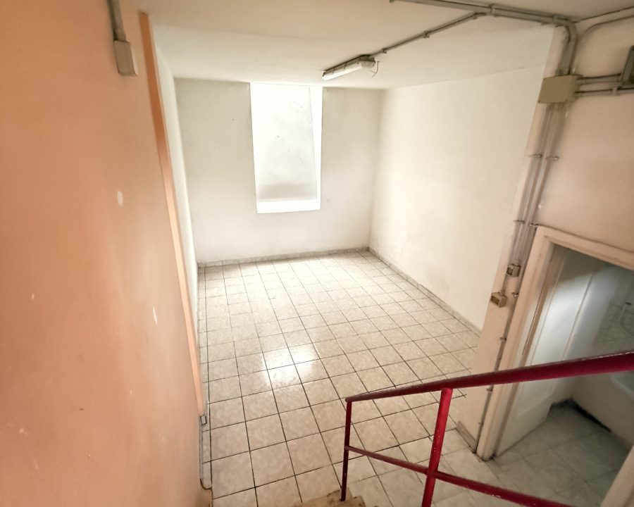 LOCALE IN AFFITTO IN VIA SAN PANTALEO CAMPANO