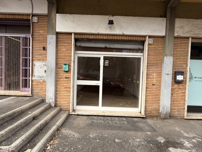 LOCALE IN AFFITTO IN VIA SAN PANTALEO CAMPANO