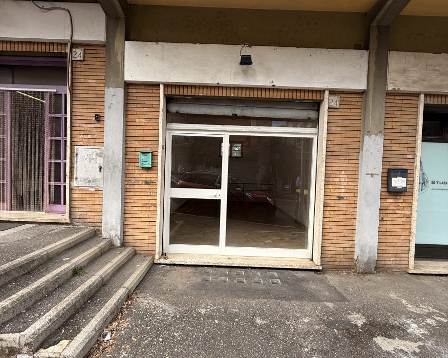 LOCALE IN AFFITTO IN VIA SAN PANTALEO CAMPANO