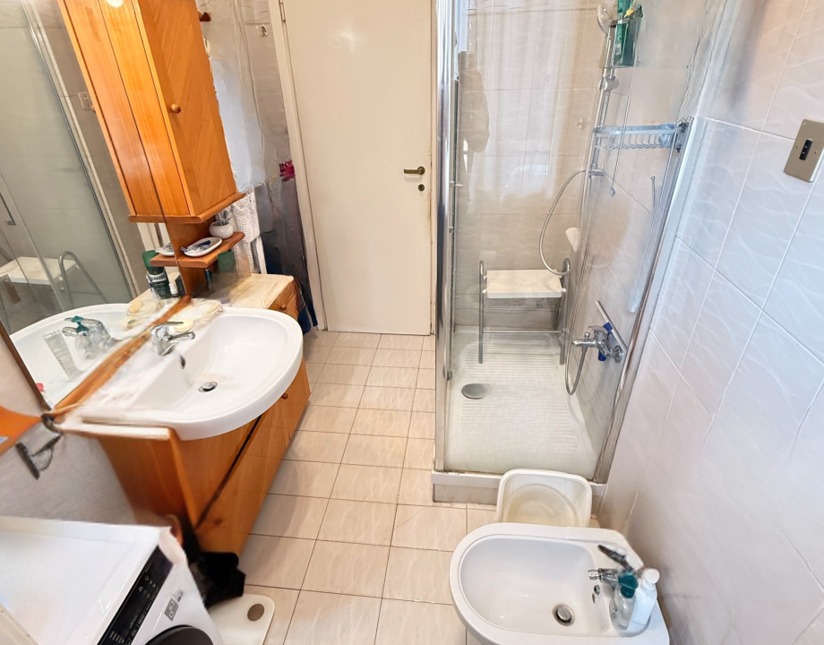 TRILOCALE IN VENDITA IN VIA EDOARDO JENNER