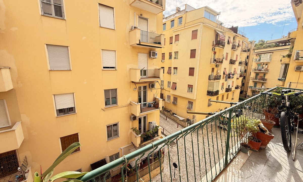 TRILOCALE IN VENDITA IN VIA EDOARDO JENNER