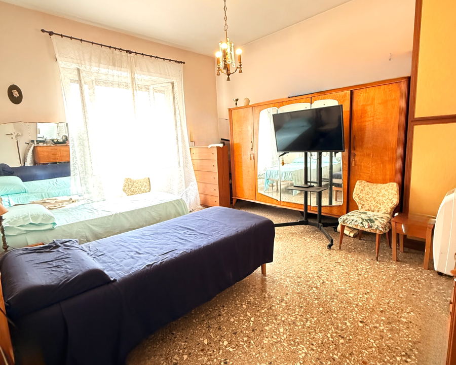 TRILOCALE IN VENDITA IN VIA EDOARDO JENNER