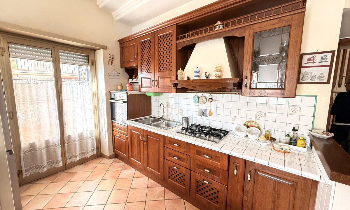 Appartamento in Vendita a Roma in Via dei Carraresi