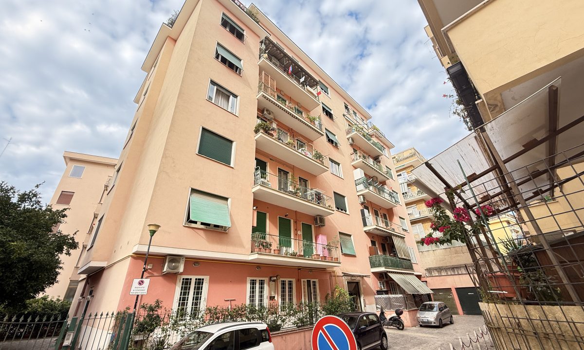 TRILOCALE IN VENDITA IN VIA EDOARDO JENNER