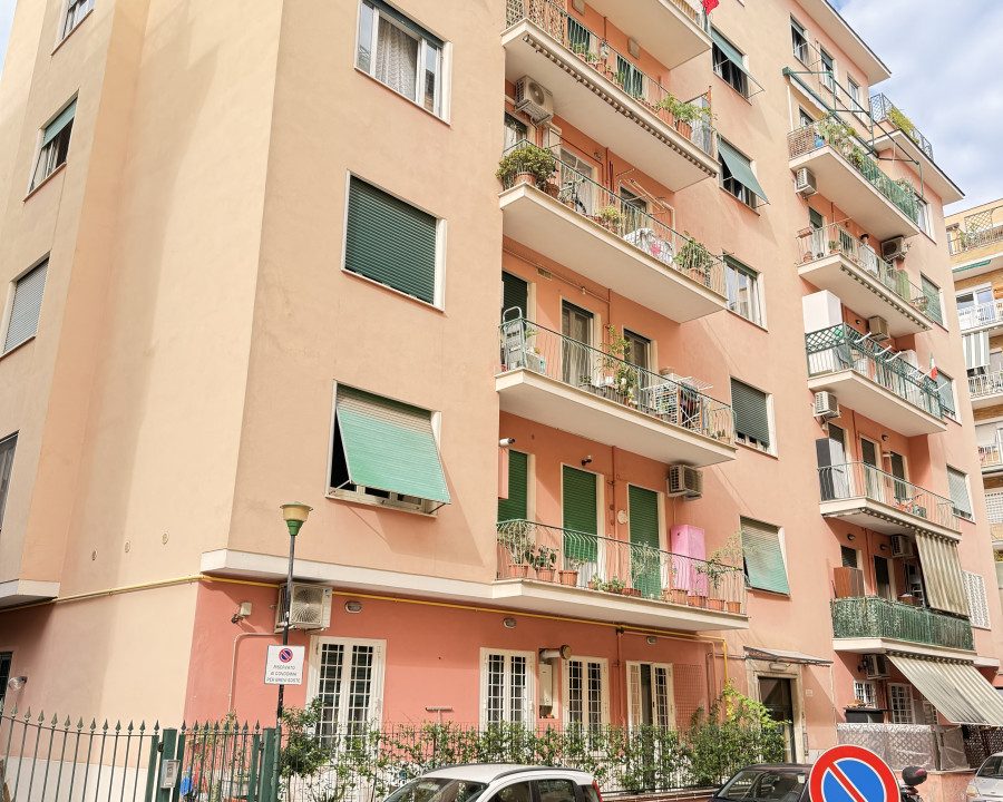 TRILOCALE IN VENDITA IN VIA EDOARDO JENNER