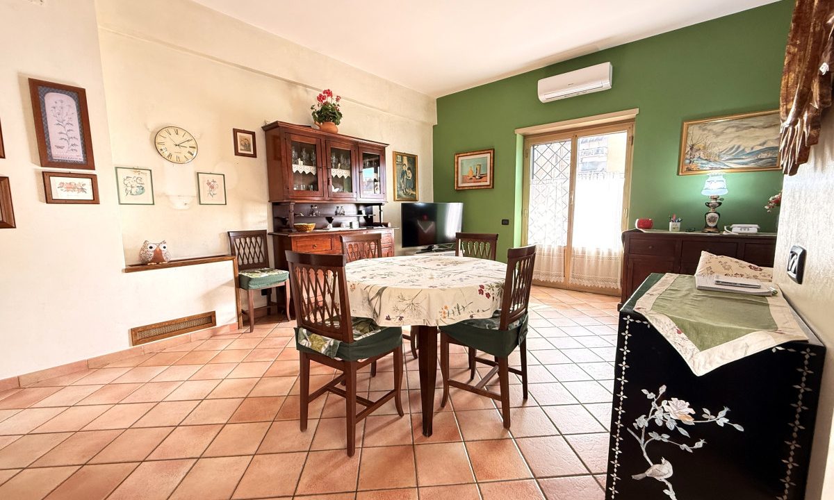 Appartamento in Vendita a Roma in Via dei Carraresi