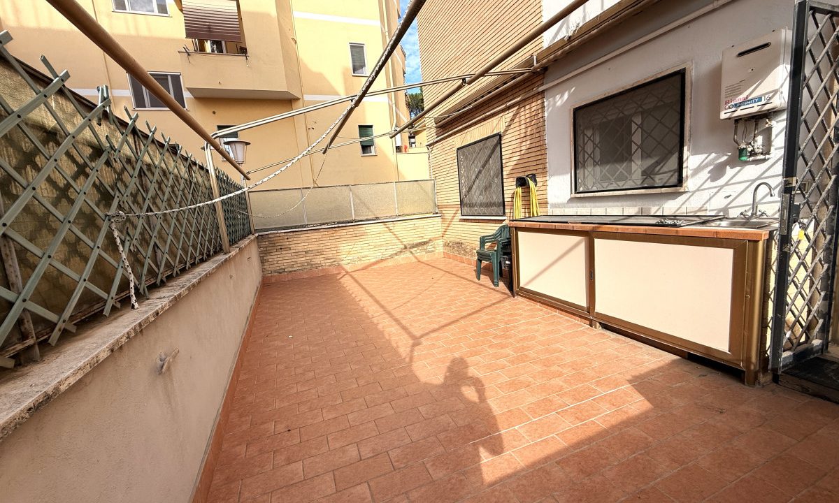Appartamento in Vendita a Roma in Via dei Carraresi