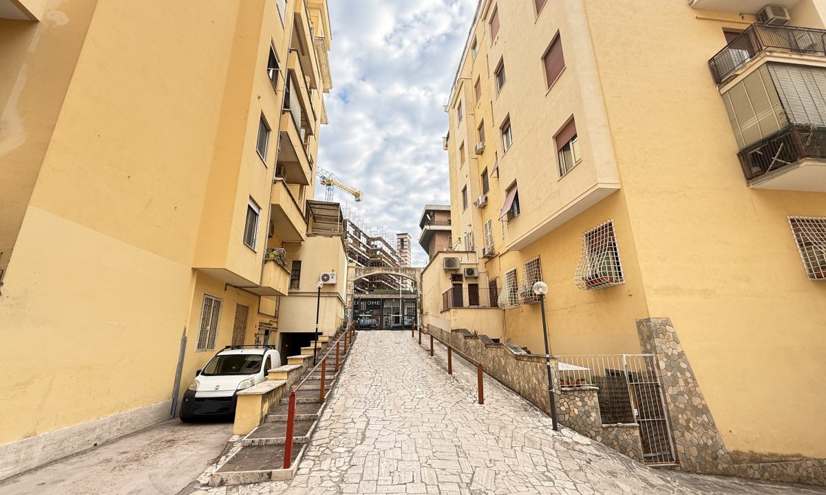 TRILOCALE IN VENDITA IN VIA EDOARDO JENNER