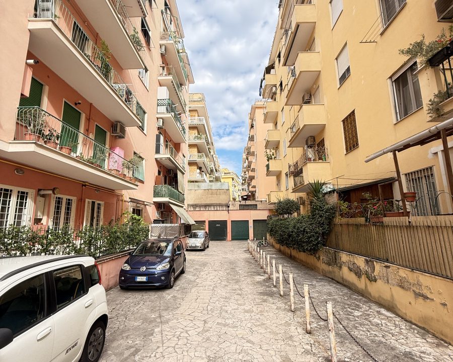 TRILOCALE IN VENDITA IN VIA EDOARDO JENNER