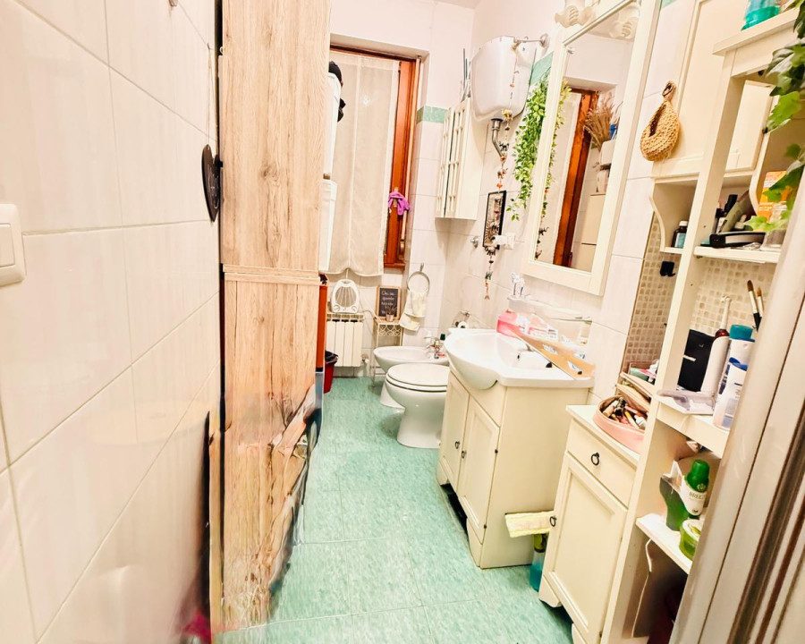 Ampio Bilocale in Vendita in Via Arnaldo Foschini - Roma