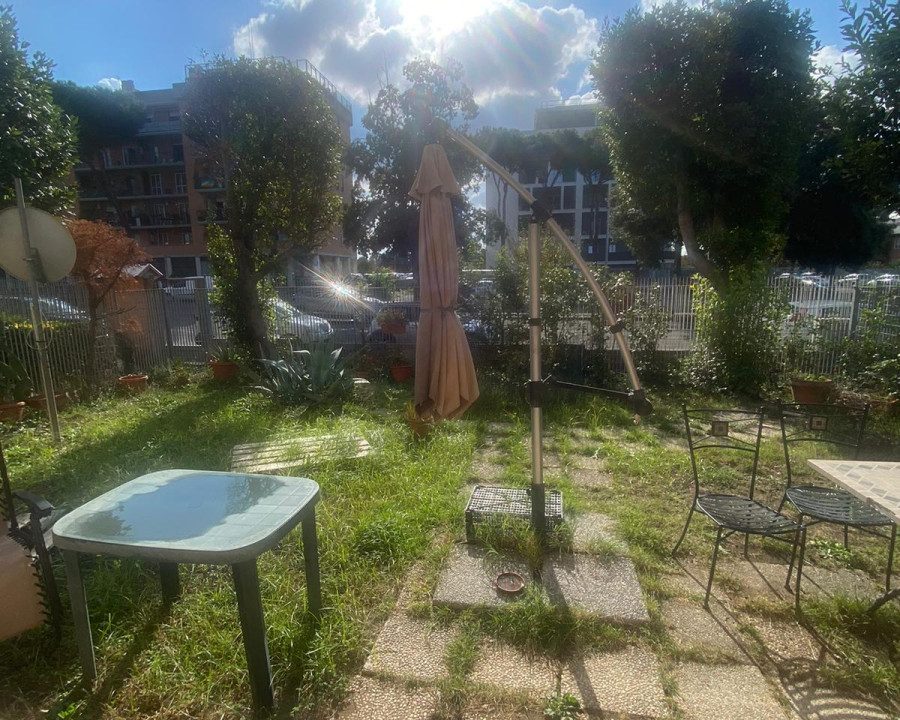 Ampio Bilocale in Vendita in Via Arnaldo Foschini - Roma